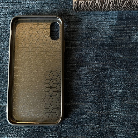 iPhone 7/8 Case Grey Black Feather Print Cover NEW - Picture 7 of 7